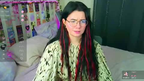 Snapshot of s_katekisa_ss chatting on 09.24.25 Kate online show from 09.24.25