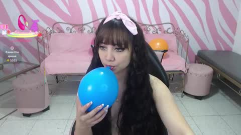 Snapshot of saabrina_ chatting on 10.17.25 Sabrina online show from 10.17.25