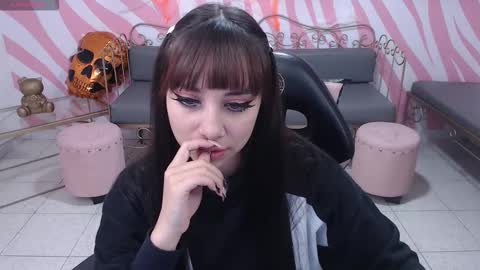 Snapshot of saabrina_ chatting on 10.27.25 Sabrina online show from 10.27.25