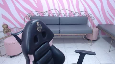 Snapshot of saabrina_ chatting on 11.15.25 Sabrina online show from 11.15.25