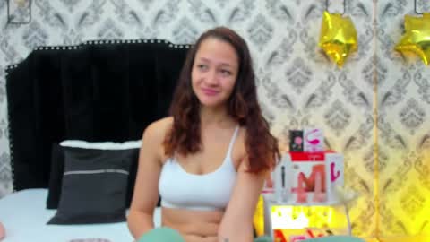 Snapshot of saara_brown chatting on 01.19.25 Saara Brown online show from 01.19.25