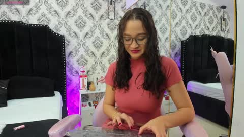 Snapshot of saara_brown chatting on 02.02.25 Saara Brown online show from 02.02.25