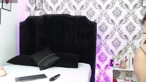 Snapshot of saara_brown chatting on 02.06.25 Saara Brown online show from 02.06.25