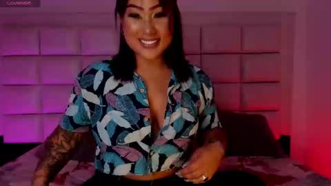 Snapshot of saarawiilson chatting on 09.17.25 SARA WILSON online show from 09.17.25
