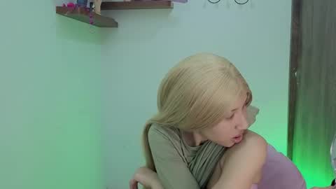 Snapshot of sabaha_ chatting on 10.30.25 S A B A H A online show from 10.30.25