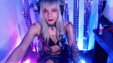 Snapshot of sabella_exe chatting on 07.23.26 Isabella online show from 07.23.26