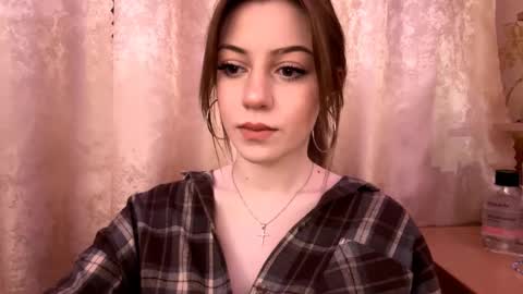 Snapshot of sabinakeeser chatting on 12.17.25 Mika online show from 12.17.25