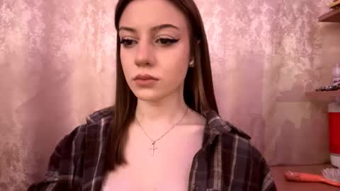 Snapshot of sabinakeeser chatting on 12.18.25 Mika online show from 12.18.25