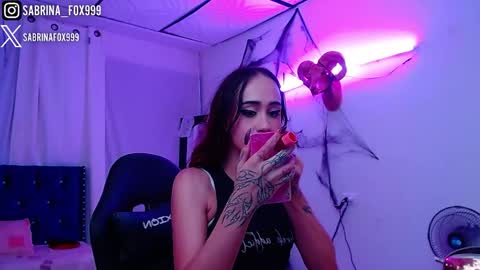 Snapshot of sabriina_fox999 chatting on 12.16.25 sabrina fox online show from 12.16.25