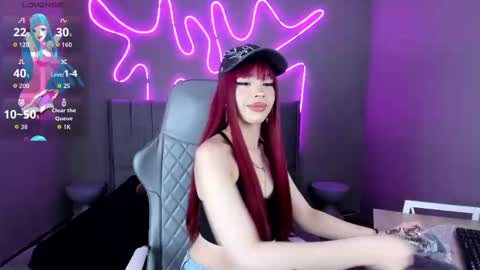 Snapshot of sabrina_bloom_ chatting on 10.02.25 sabri online show from 10.02.25