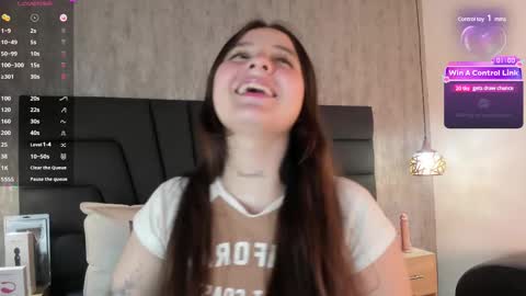 Snapshot of sabrina_lennox chatting on 02.10.25 Sabrina Maria online show from 02.10.25