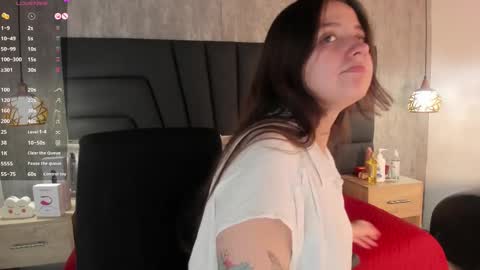 Snapshot of sabrina_lennox chatting on 02.18.25 Sabrina Maria online show from 02.18.25