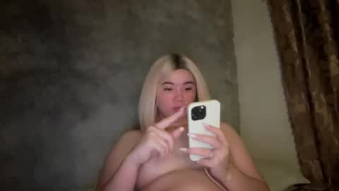 Snapshot of sabrina_miller4 chatting on 12.04.24 Sabrina Miller not into cheap online show from 12.04.24