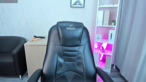 GMT7TueWedThuFriSatSun 0100am-0700am online show from 03.09.25