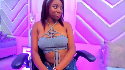 Snapshot of sabrinabrownn chatting on 09.23.25 SabrinnaBrownn online show from 09.23.25