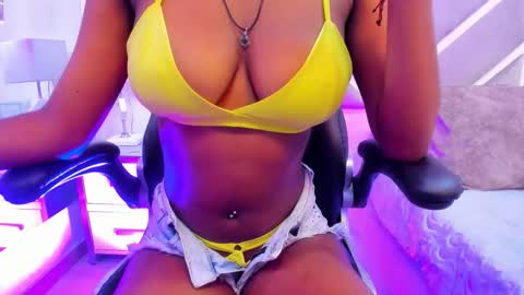 Snapshot of sabrinabrownn chatting on 10.17.25 SabrinnaBrownn online show from 10.17.25