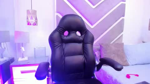 Snapshot of sabrinabrownn chatting on 10.21.25 SabrinnaBrownn online show from 10.21.25