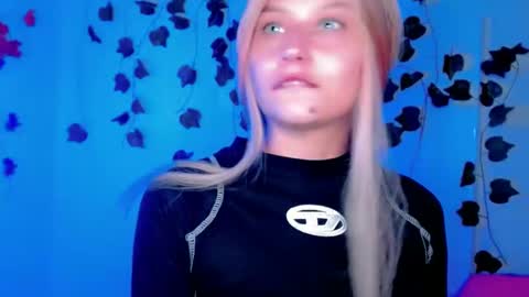 Snapshot of sabrinaexpositoxx chatting on 02.03.25 SABRI online show from 02.03.25