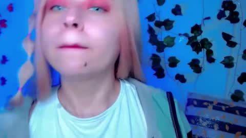 Snapshot of sabrinaexpositoxx chatting on 02.20.25 SABRI online show from 02.20.25