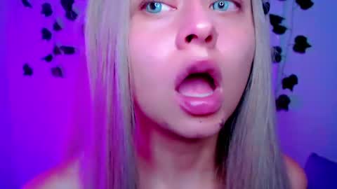 Snapshot of sabrinaexpositoxx chatting on 02.26.25 SABRI online show from 02.26.25