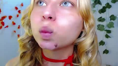 Snapshot of sabrinaexpositoxx chatting on 03.05.25 SABRI online show from 03.05.25