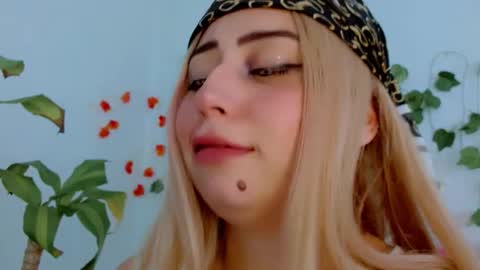 Snapshot of sabrinaexpositoxx chatting on 10.14.25 SABRI online show from 10.14.25