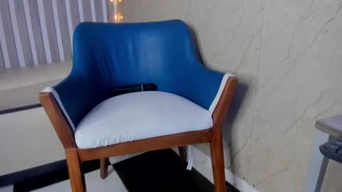 mariana  online show from 01.14.25