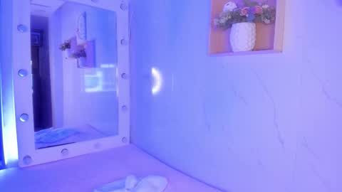 mariana  online show from 11.21.25