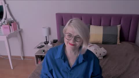 Sabrina MacMarren online show from 02.01.25