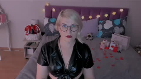 Sabrina MacMarren online show from 02.14.25