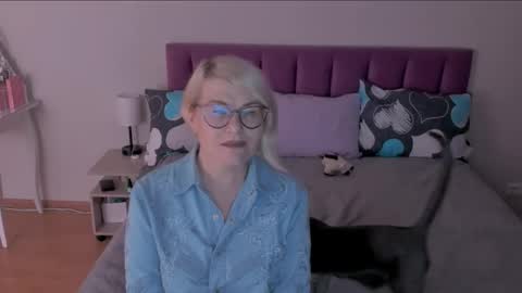 Sabrina MacMarren online show from 02.23.25