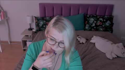 Sabrina MacMarren online show from 02.28.25