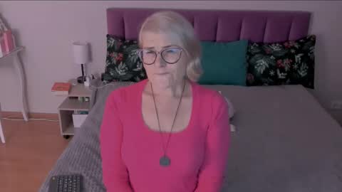 Sabrina MacMarren online show from 03.06.25