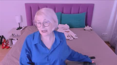 Sabrina MacMarren online show from 09.25.25