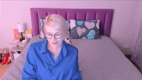 Sabrina MacMarren online show from 10.21.25