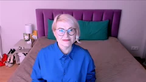 Sabrina MacMarren online show from 11.03.25