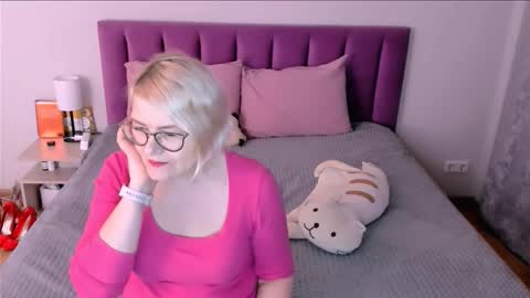 Sabrina MacMarren online show from 11.19.25