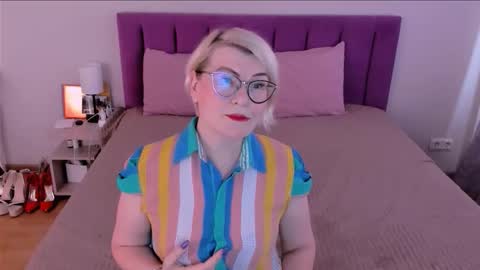 Sabrina MacMarren online show from 11.24.25