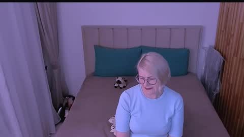 Sabrina MacMarren online show from 04.24.26