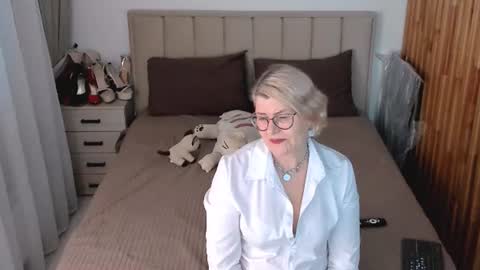 Sabrina MacMarren online show from 07.03.26