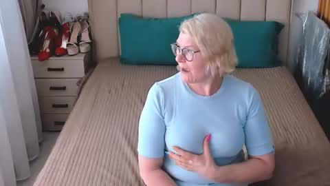 Sabrina MacMarren online show from 08.01.26
