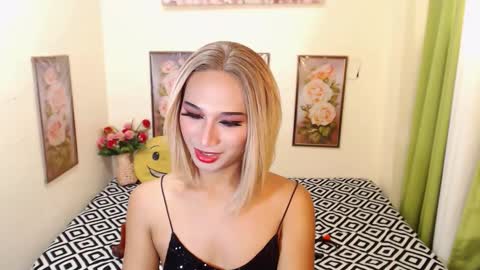 Snapshot of sabrinauniversalcockts chatting on 12.02.24 sabrina online show from 12.02.24