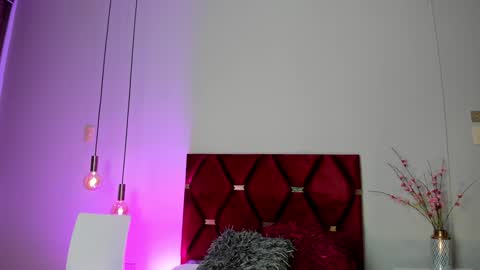 Snapshot of sabrinawarren chatting on 12.23.24 Sabrina Warren online show from 12.23.24