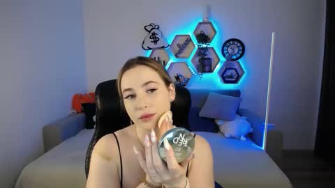 Sabrina Violet online show from 02.05.25