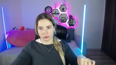 Sabrina Violet online show from 10.07.25