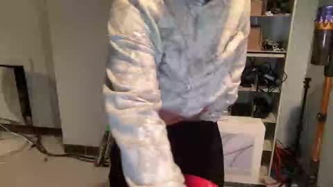 Snapshot of sacredroses chatting on 11.10.25 sacredroses online show from 11.10.25