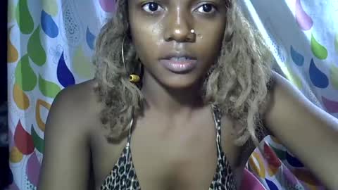 Snapshot of safira19 chatting on 09.13.25 safira19 online show from 09.13.25