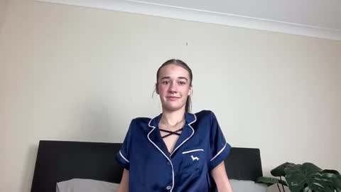 urs xxx content in my bio online show from 03.17.26