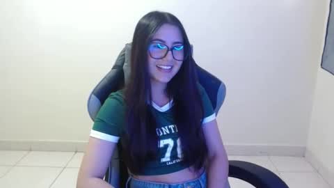 Sahaliefox  online show from 10.12.25