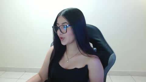 Sahaliefox  online show from 04.25.26